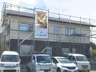 岡田雅典邸外壁_200530_0002.jpg