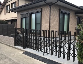 横山邸 門_181212_0002.jpg